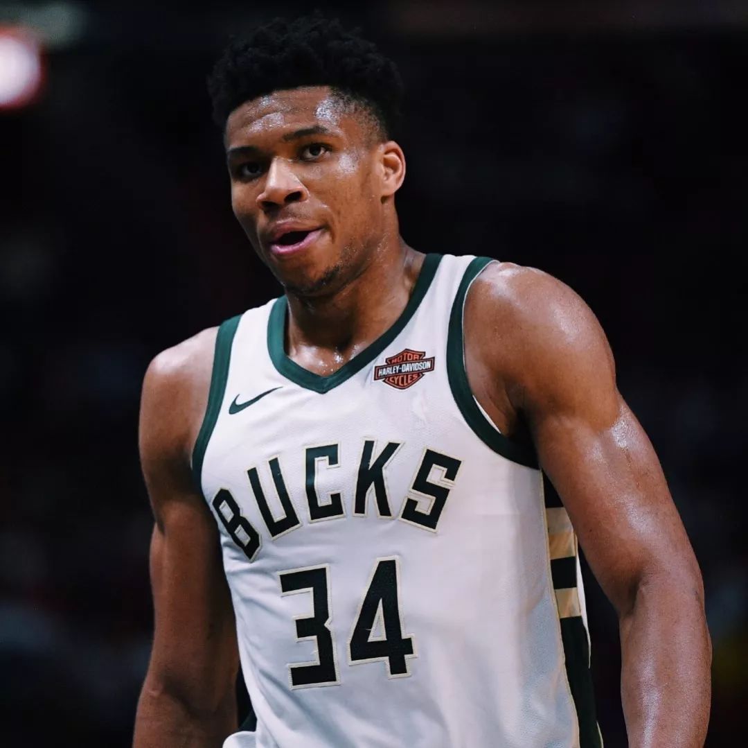 侧翼持球人 侧翼持球人